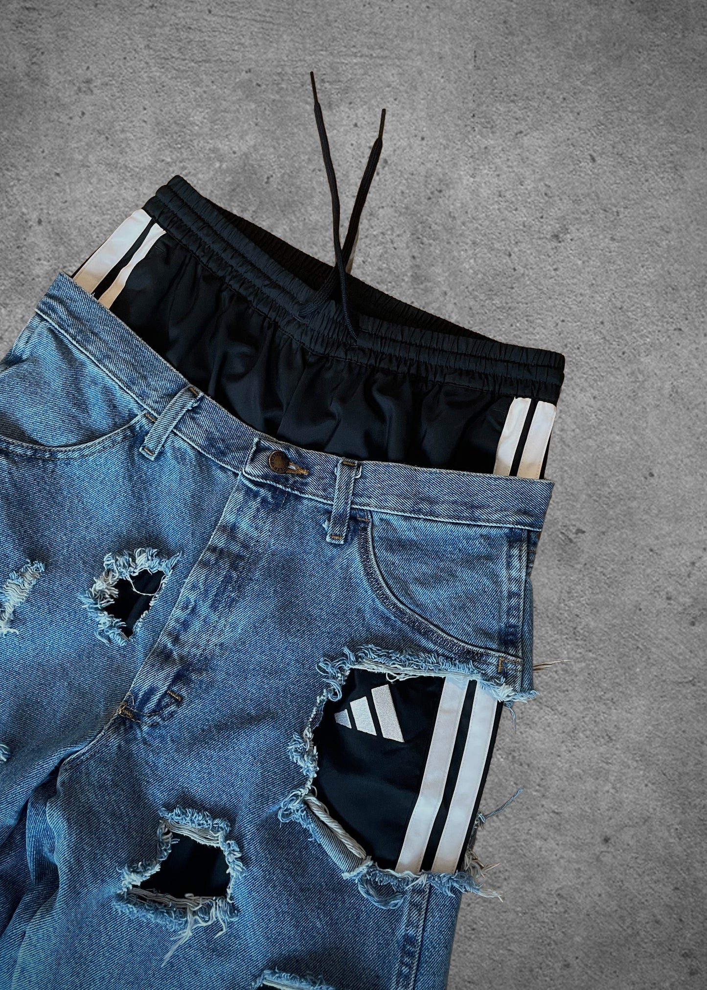 Adi black blue baggy