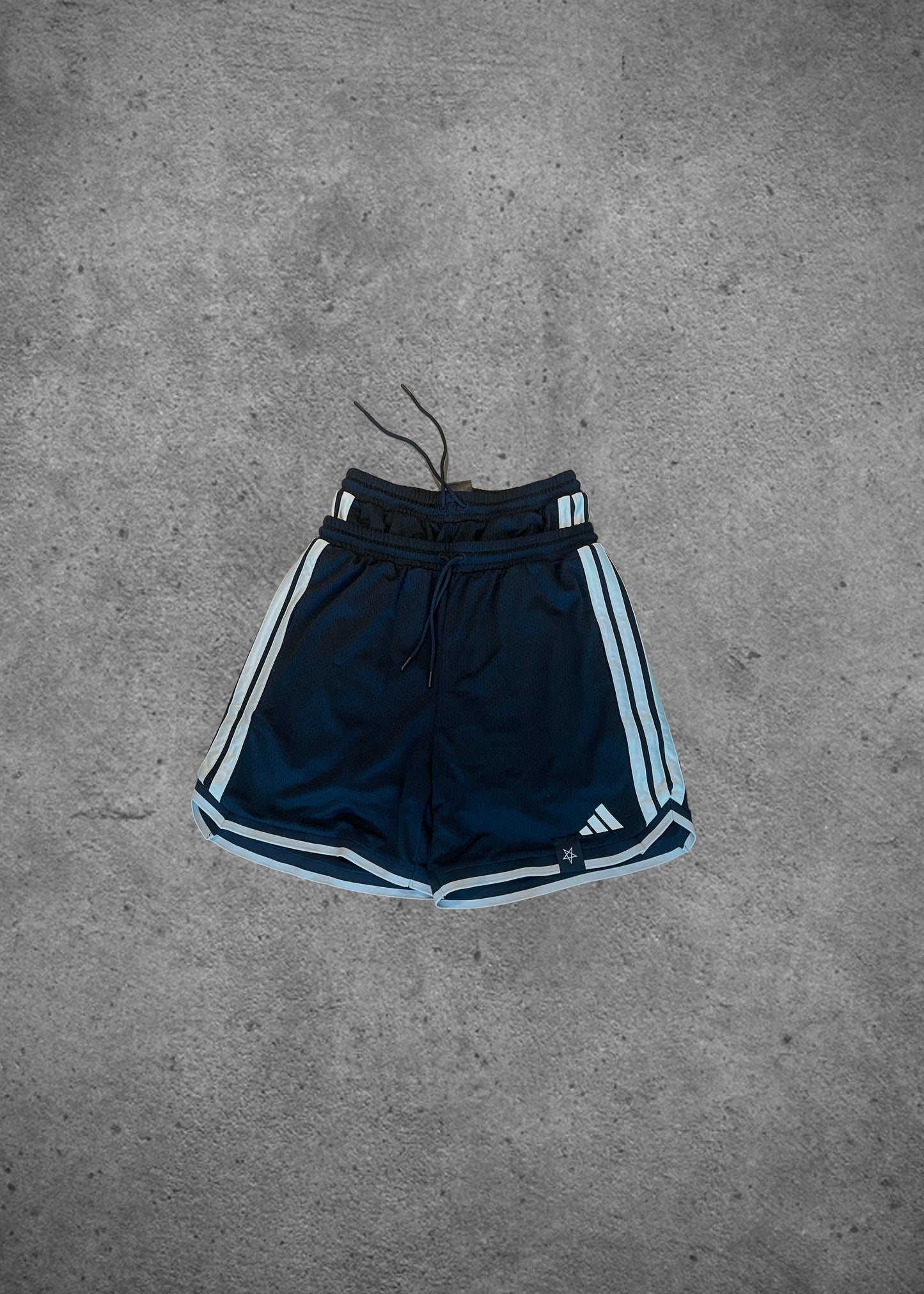 Adi shorts small